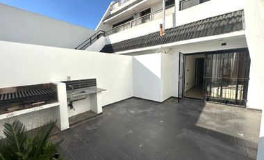 Departamento de dos ambientes en venta - Villa Lugano - con patio y parrilla