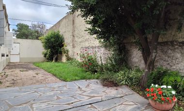 Casa en venta dos dormitorios, patio.