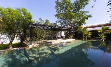 Residencia autosustentable con páneles solares y baterías