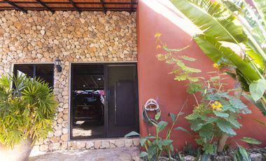 Residencia autosustentable con páneles solares y baterías