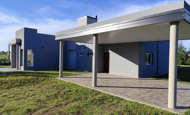 Casa en  venta en barrio privado Costa Verde