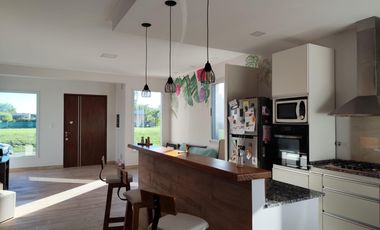 Casa en  venta en barrio privado Costa Verde