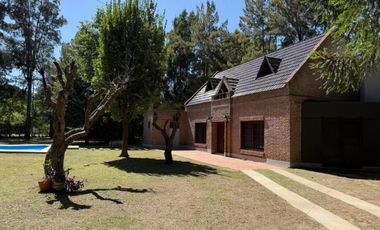 Casa en venta - 2 Dormitorios 1 Baño - Cochera - 1.500Mts2 - San Vicente
