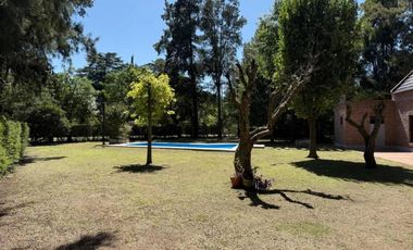 Casa en venta - 2 Dormitorios 1 Baño - Cochera - 1.500Mts2 - San Vicente