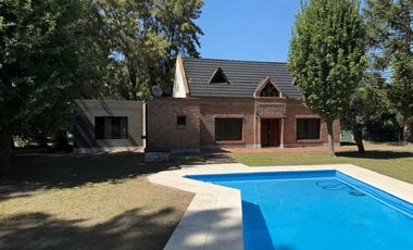 Casa en venta - 2 Dormitorios 1 Baño - Cochera - 1.500Mts2 - San Vicente