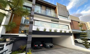 Residencia en Venta Colinas Virreyes Puerta Las Lomas, Zona Andares.