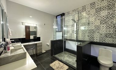 Residencia en Venta Colinas Virreyes Puerta Las Lomas, Zona Andares.