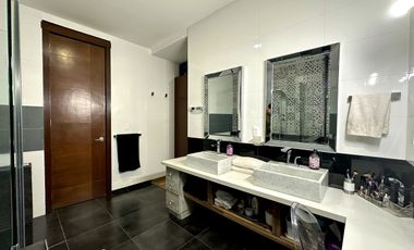 Residencia en Venta Colinas Virreyes Puerta Las Lomas, Zona Andares.