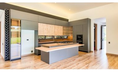 Venta de Casa Moderna para Estrenar Llanogrande