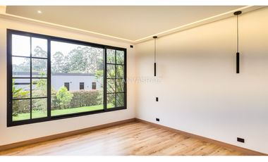 Venta de Casa Moderna para Estrenar Llanogrande