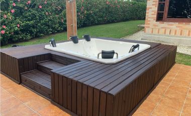 Casa en Arriendo en Llanogrande con Jacuzzi