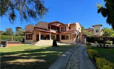 Casa en Arriendo en Llanogrande con Jacuzzi