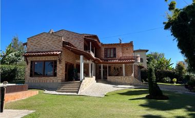 Casa en Arriendo en Llanogrande con Jacuzzi