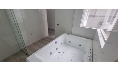 ARRIENDO APARTAMENTO TOBIA CHICA NOCAIMA, 180 M2