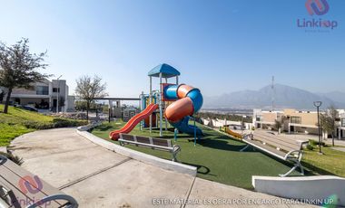 Casa en Renta equipada en Dominio Cumbres con amplio patio Garcia, NL