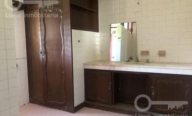 Venta y Renta de Casa de 2 niveles con 2 recámaras en Calle Zamora, Col. Centro, Coatzacoalcos, Ver.