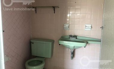 Venta y Renta de Casa de 2 niveles con 2 recámaras en Calle Zamora, Col. Centro, Coatzacoalcos, Ver.