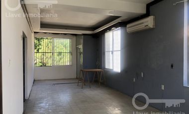 Venta y Renta de Casa de 2 niveles con 2 recámaras en Calle Zamora, Col. Centro, Coatzacoalcos, Ver.