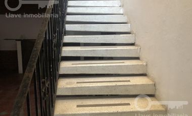 Venta y Renta de Casa de 2 niveles con 2 recámaras en Calle Zamora, Col. Centro, Coatzacoalcos, Ver.
