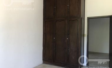 Venta y Renta de Casa de 2 niveles con 2 recámaras en Calle Zamora, Col. Centro, Coatzacoalcos, Ver.
