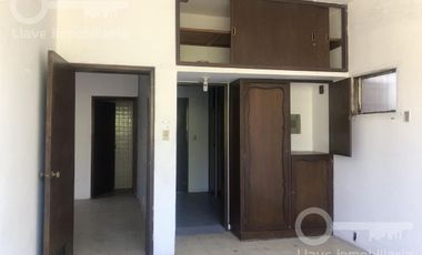 Venta y Renta de Casa de 2 niveles con 2 recámaras en Calle Zamora, Col. Centro, Coatzacoalcos, Ver.