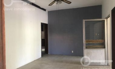 Venta y Renta de Casa de 2 niveles con 2 recámaras en Calle Zamora, Col. Centro, Coatzacoalcos, Ver.
