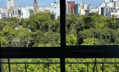 Departamento 3 ambientes a la calle con balcon frances y saliente