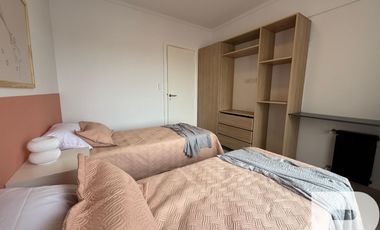 Departamento de 3 ambientes a la calle con balcón y habitación en suite