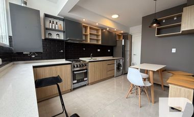 Departamento de 3 ambientes a la calle con balcón y habitación en suite