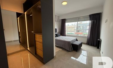 Departamento de 3 ambientes a la calle con balcón y habitación en suite