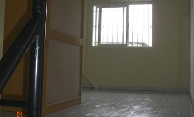DEPTO 2 AMB. AMPLIO TIPO LOFT  CON COCHERA 2º X ESCALERA. ,.COMPLEJO CON PISICINA Y PARRILLA. TIGRE. TEDIN 159