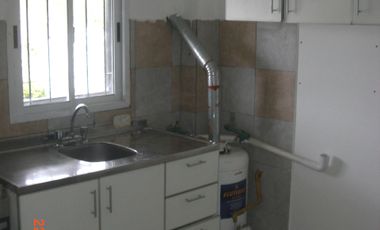 DEPTO 2 AMB. AMPLIO TIPO LOFT  CON COCHERA 2º X ESCALERA. ,.COMPLEJO CON PISICINA Y PARRILLA. TIGRE. TEDIN 159