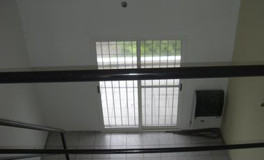 DEPTO 2 AMB. AMPLIO TIPO LOFT  CON COCHERA 2º X ESCALERA. ,.COMPLEJO CON PISICINA Y PARRILLA. TIGRE. TEDIN 159