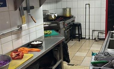 Local Comercial en Venta en DERECHO DE LLAVES DE FUENTE DE SODA CON PATENTE DE CERVEZAS EN ZONA TOP DE LAS CONDES.