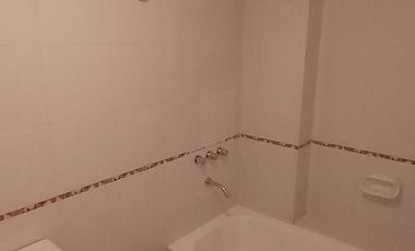 Departamento - 2  ambientes luminoso  con cochera cubierta fija   - Palermo Chico