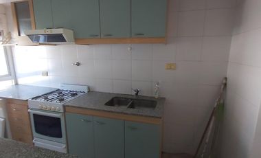 Departamento - 2  ambientes luminoso  con cochera cubierta fija   - Palermo Chico