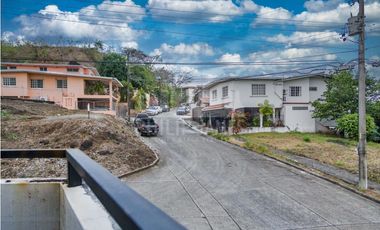Venta de Casa, Condominio Altos de Sta. Maria