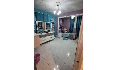 VENDO HERMOSA REMODELADA CASA URB. CAMINO REAL  SAN ANTONIO