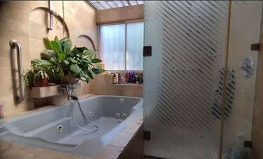 Casa en venta en LA REINA
