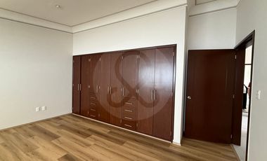LA PUNTA, SEXTA SECCIÓN DE LOMAS VERDES. Casa en condominio en venta en Lomas Verdes