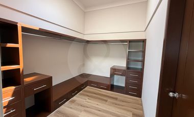 LA PUNTA, SEXTA SECCIÓN DE LOMAS VERDES. Casa en condominio en venta en Lomas Verdes