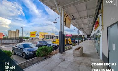 Locales en Renta, Plaza Mivia Lola, Sector Montecarlo, Amplio Estacionamiento, Anclado con Elektra, Taipak, Gym 24/7