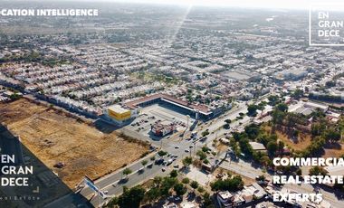 Locales en Renta, Plaza Mivia Lola, Sector Montecarlo, Amplio Estacionamiento, Anclado con Elektra, Taipak, Gym 24/7