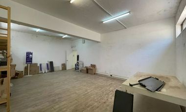 Arriendo local comercial a pasos de Mall Vivo Los Trapenses