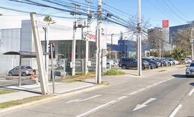 Arriendo local comercial a pasos de Mall Vivo Los Trapenses