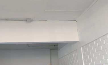 Arriendo local comercial a pasos de Mall Vivo Los Trapenses