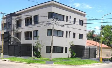 EDIFICIO TALCAHUANO ESQUINA CASTELLI COCHERA SEMICUBIERTA DE 2,52 POR 5,20 MTS