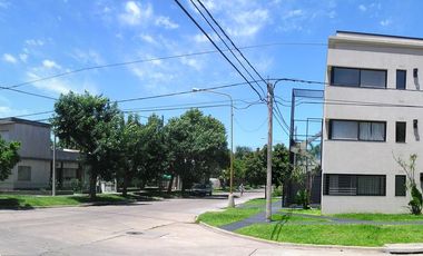 EDIFICIO TALCAHUANO ESQUINA CASTELLI COCHERA SEMICUBIERTA DE 2,52 POR 5,20 MTS