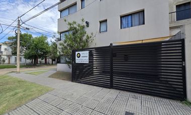 EDIFICIO TALCAHUANO ESQUINA CASTELLI COCHERA SEMICUBIERTA DE 2,52 POR 5,20 MTS