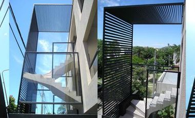EDIFICIO TALCAHUANO ESQUINA CASTELLI COCHERA SEMICUBIERTA DE 2,52 POR 5,20 MTS